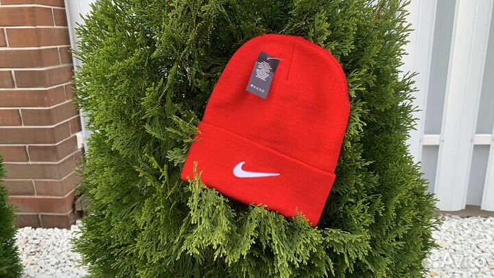 Новая красная шапка мужская Nike