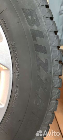 Bridgestone Blizzak Spike-02 SUV 225/65 R17 106T