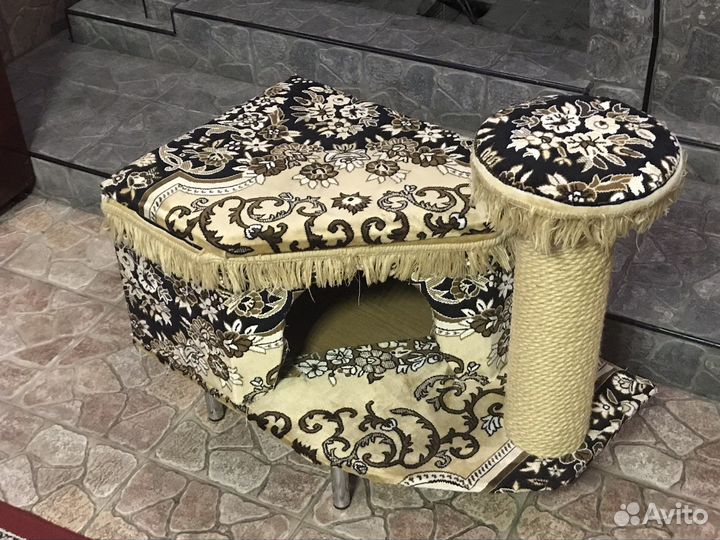 Домик для кошки с когтеточкой бу