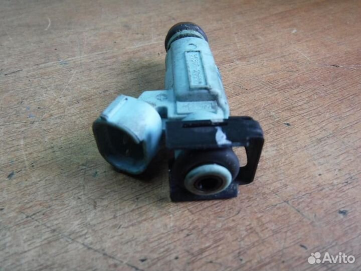 Форсунка инжекторная Kia Rio 3