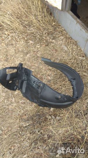 Подкрылок Передний левый Тойота Королла Аксио