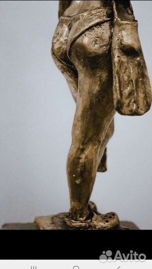 Бронзовая скульптура