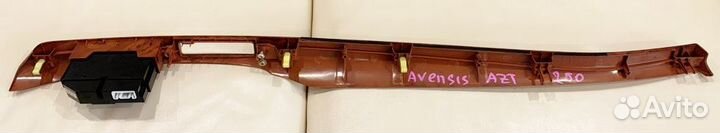 Продам декоративную вставку ToyotaAvensis