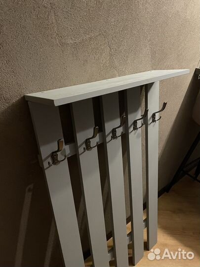 Вешалка для одежды настенная