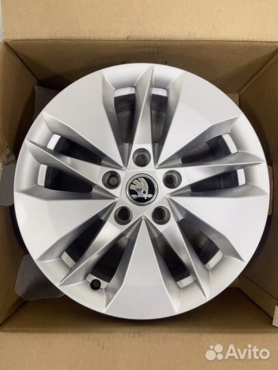 Новые оригинальные диски Skoda Octavia A8 R16