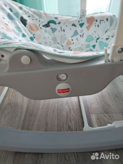 Шезлонг, кресло-качалка Fisher-Price GWD-39