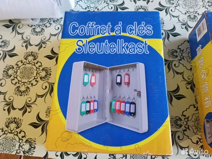 Ключница с брелками