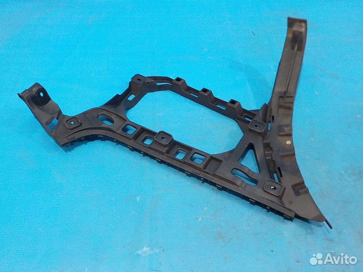 Кронштейн заднего бампера правый volkswagen Passat