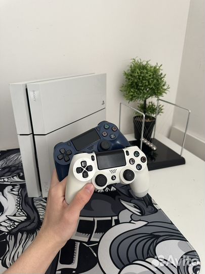 PS4 + 130 игр + 2 геймпада