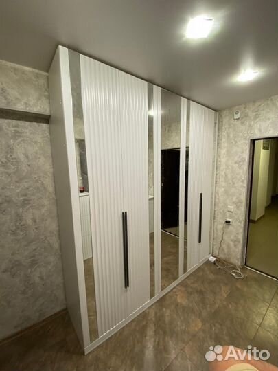 Шкаф с рефленым фасадом