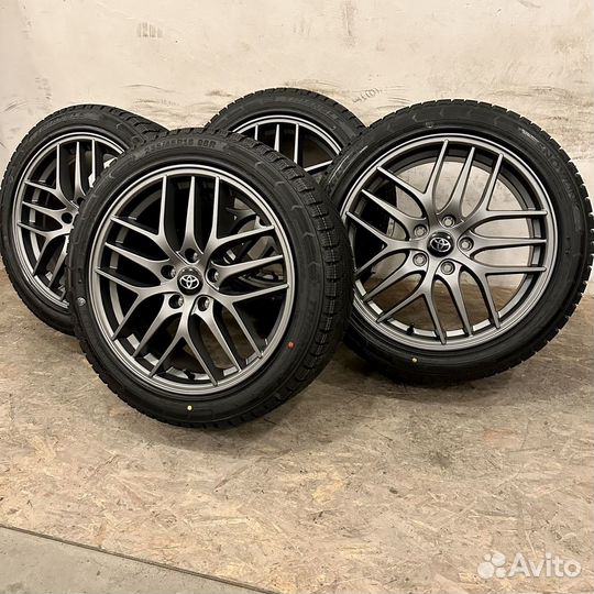 Колеса новые зимние на Toyota Camry r18