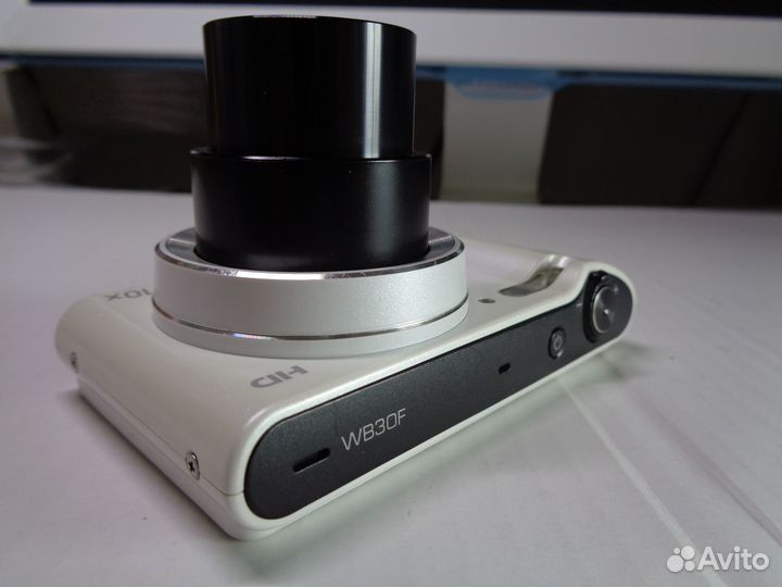 Samsung WB30F White + Nikon s2900 Black