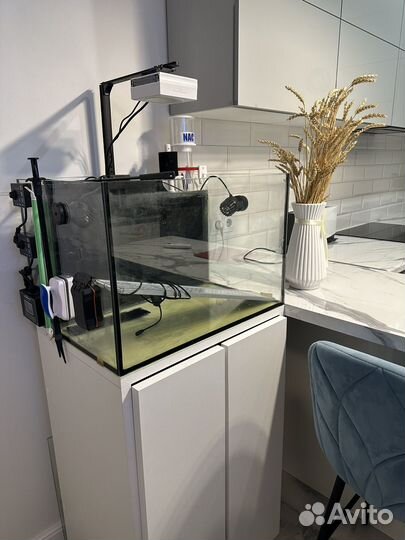Морской аквариум с тумбой