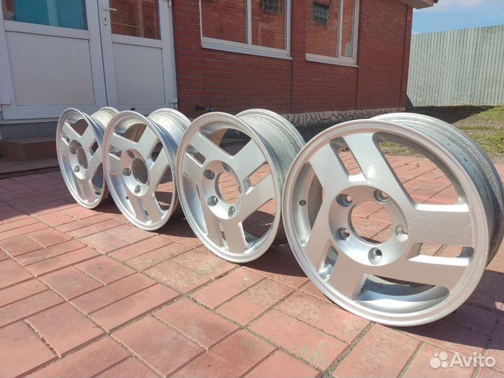 Кованные диски на Ниву r16