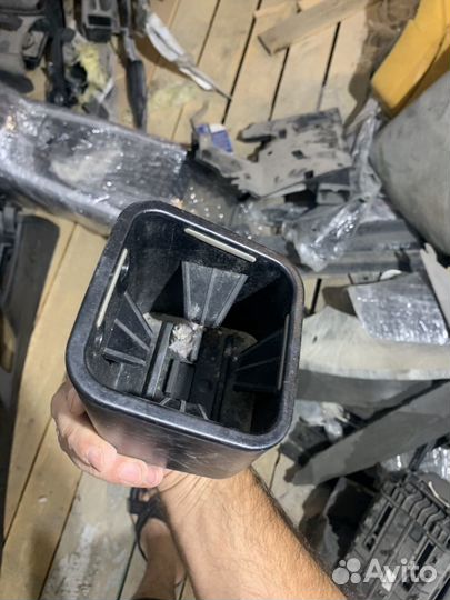 Подстаканник центральной консоли Mercedes w219 cls