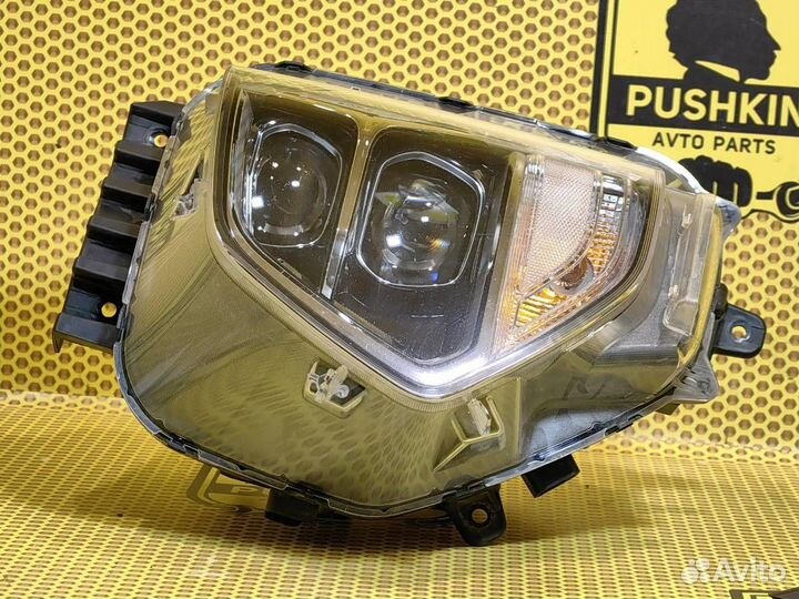 Фара левая Hyundai Santa Fe