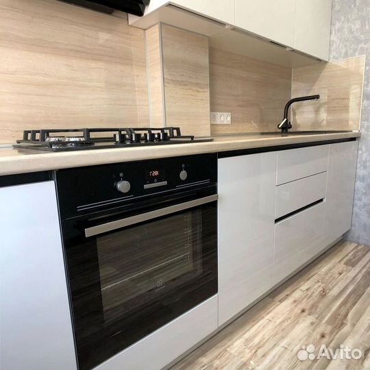 Кухонные гарнитуры на заказ от фабрики Яркость