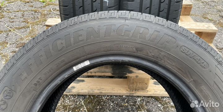 Goodyear EfficientGrip SUV 4x4 215/65 R16