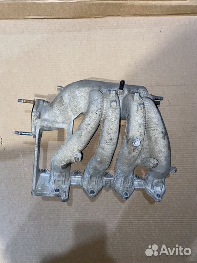 Впускной коллектор toyota avensis t220