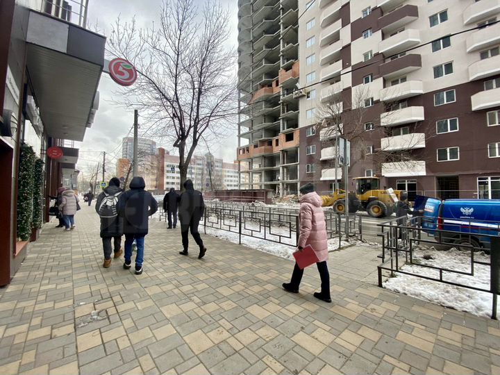 Помещение с витражами в новом ЖК