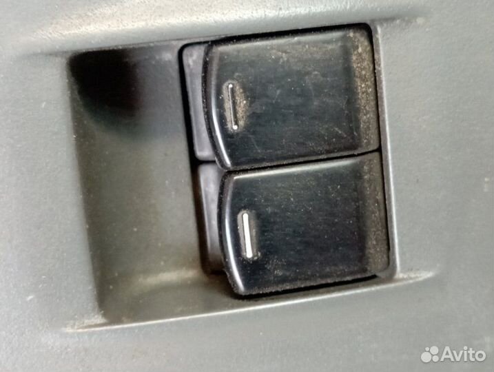 Блок управления стеклоподъемниками передний левый