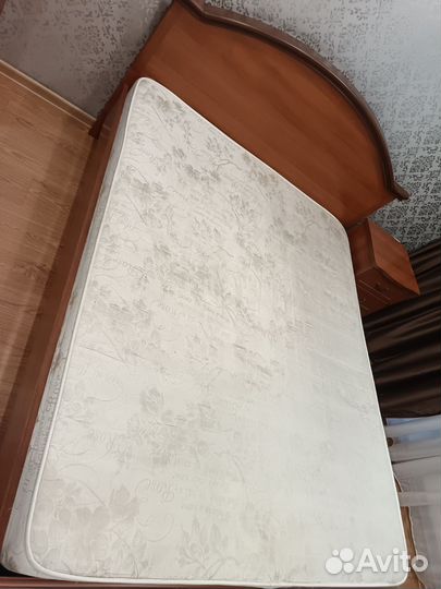 Кровать двухспальная с матрасом бу 160 200