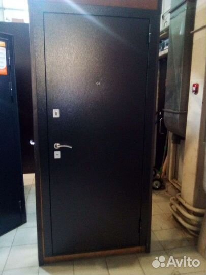 Дверь входная металлическая