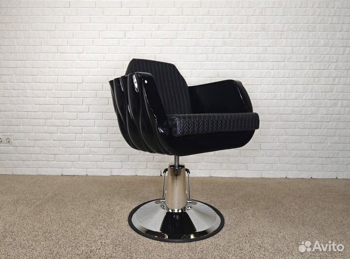 Парикмахерское кресло