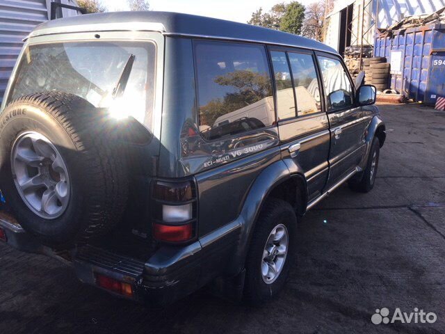 Разбор на запчасти Mitsubishi Pajero