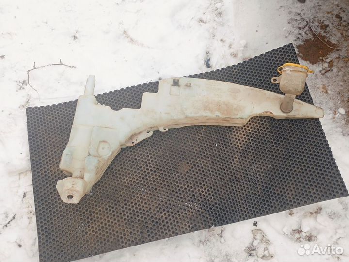 Бачок омывателя Форд Фокус 1 пок