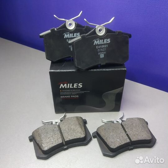 Колодки тормозные зад Audi A4 VW Golf Passat