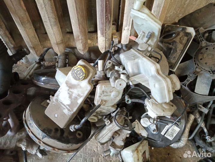 Вакуумный усилитель тормозов бачки peugeot citroen