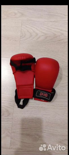 Боксерские перчатки