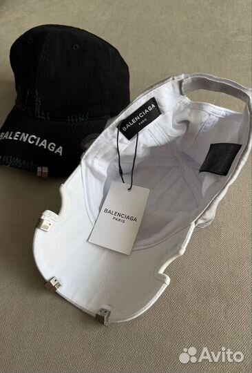 Кепка balenciaga с пирсингом