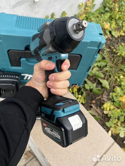 Гайковерт аккумуляторный Makita 1800 N.m