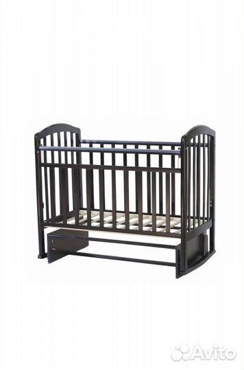 Детская кроватка с универсальным маятником