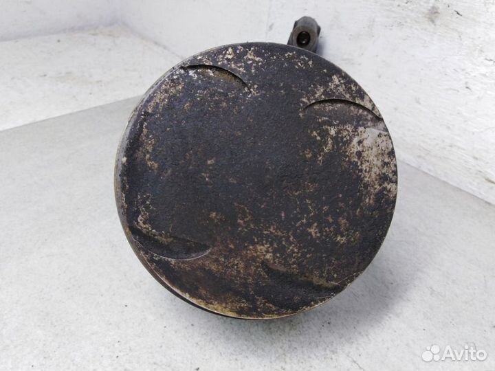 Поршень с шатуном Мерседес