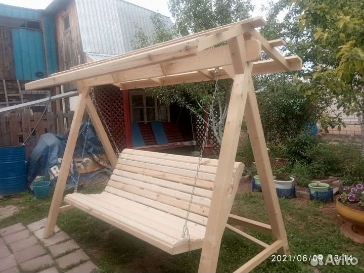 Качели садовые деревянные
