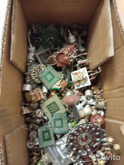 Радиодетали, кучей