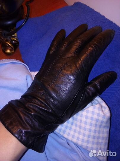 Перчатки женские кожаные. Зеленоград