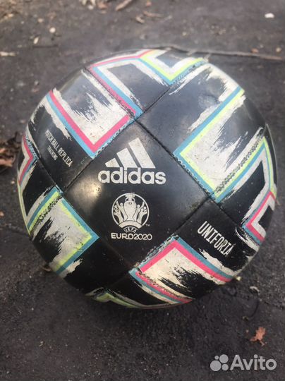 Футбольный мяч adidas