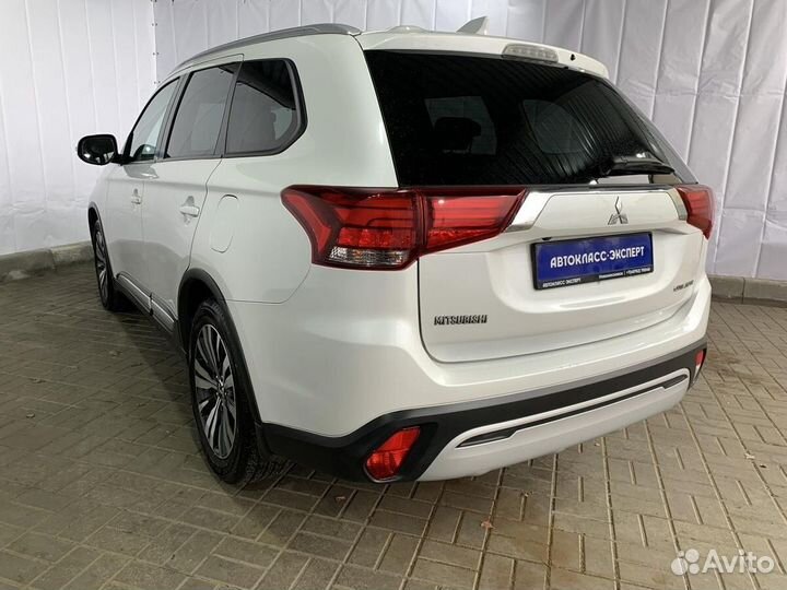 Mitsubishi Outlander 2.0 CVT, 2019, 136 765 км