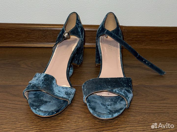 Босоножки женские зеленые бархатные