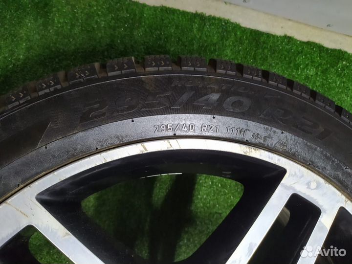 Pirelli Ice Zero 295/40 R21 111H