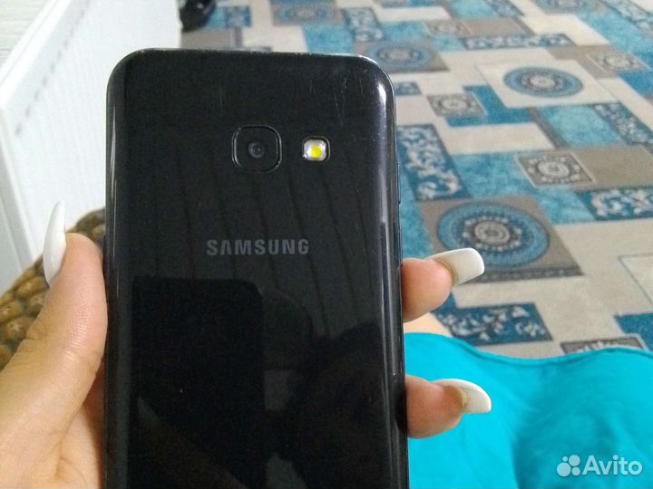 Телефон Samsung А3