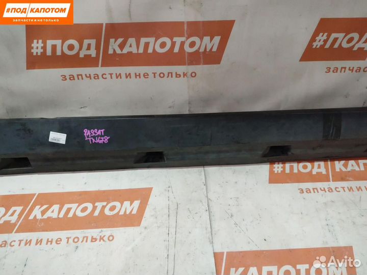 Накладка на порог правая Volkswagen Passat B6 2007