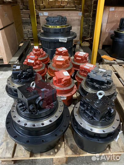 Редуктор хода Hitachi ZX210H 9233687