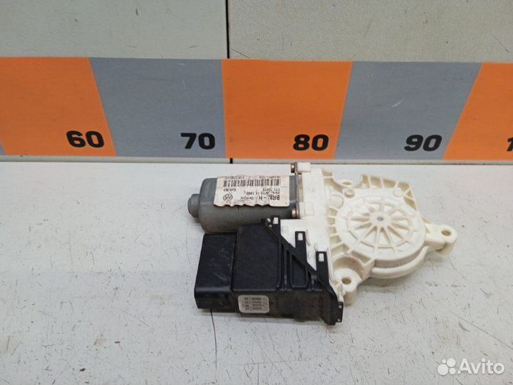 Моторчик стеклоподъемника задний левый Volkswagen