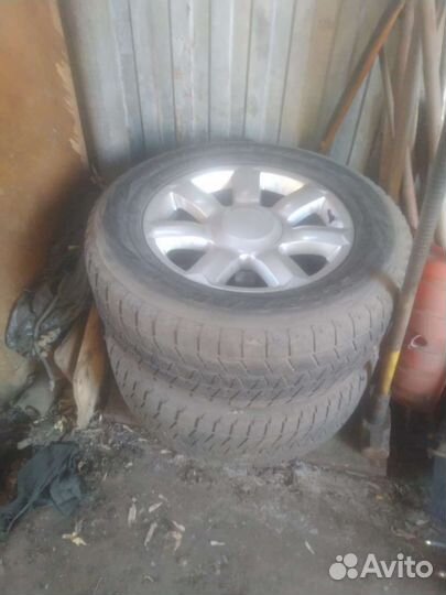 Bridgestone Blizzak DM-V2 275/60 R18 113