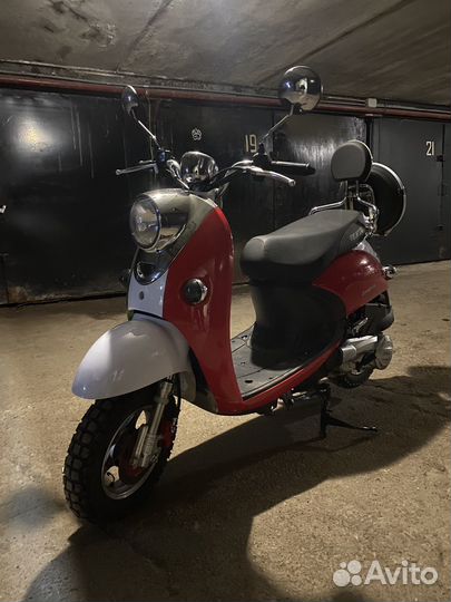 Скутер Vento Retro 150 кубов